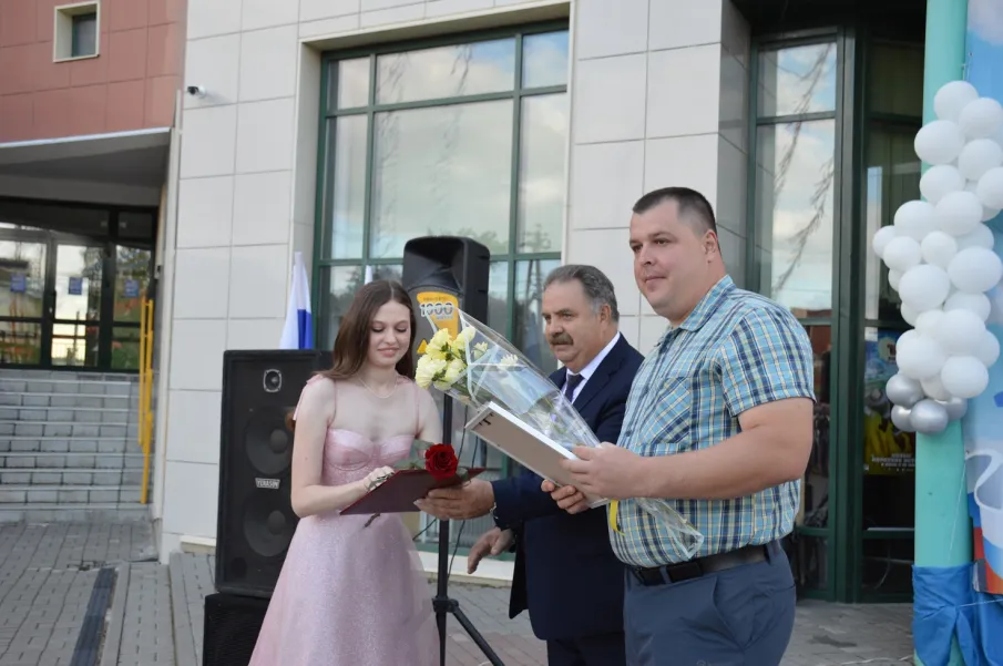 Праздничный вечер в честь выпускников