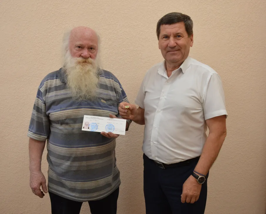 Вручен знак "Жителю блокадного Ленинграда"