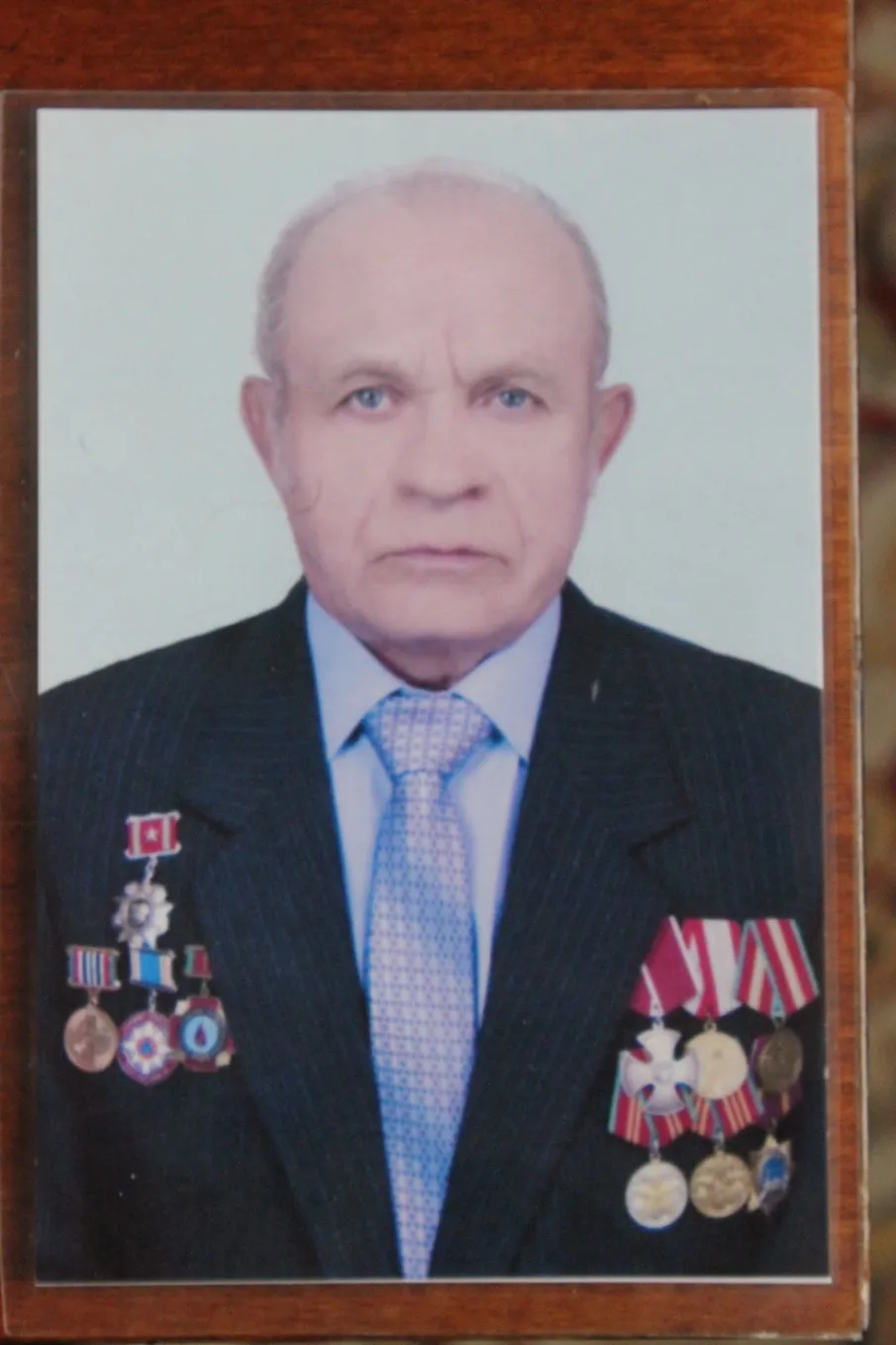 Помогал справиться с бедой