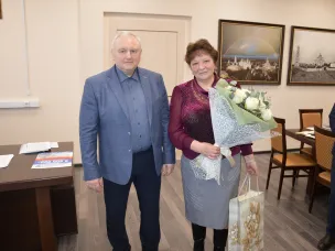 Добросовестно служит родному краю