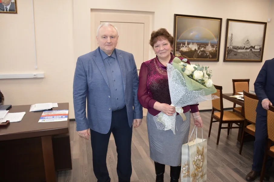 Добросовестно служит родному краю